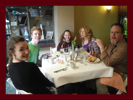 Mother's Day Brunch at Alberto's Restaurant and Banquets in Carol Stream, IL